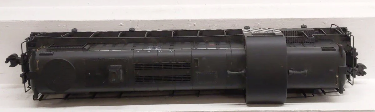 Aristo-Craft 22203 G Scale Santa Fe RS-3 Diesel Locomotive #2099 EX/Box - Image 4