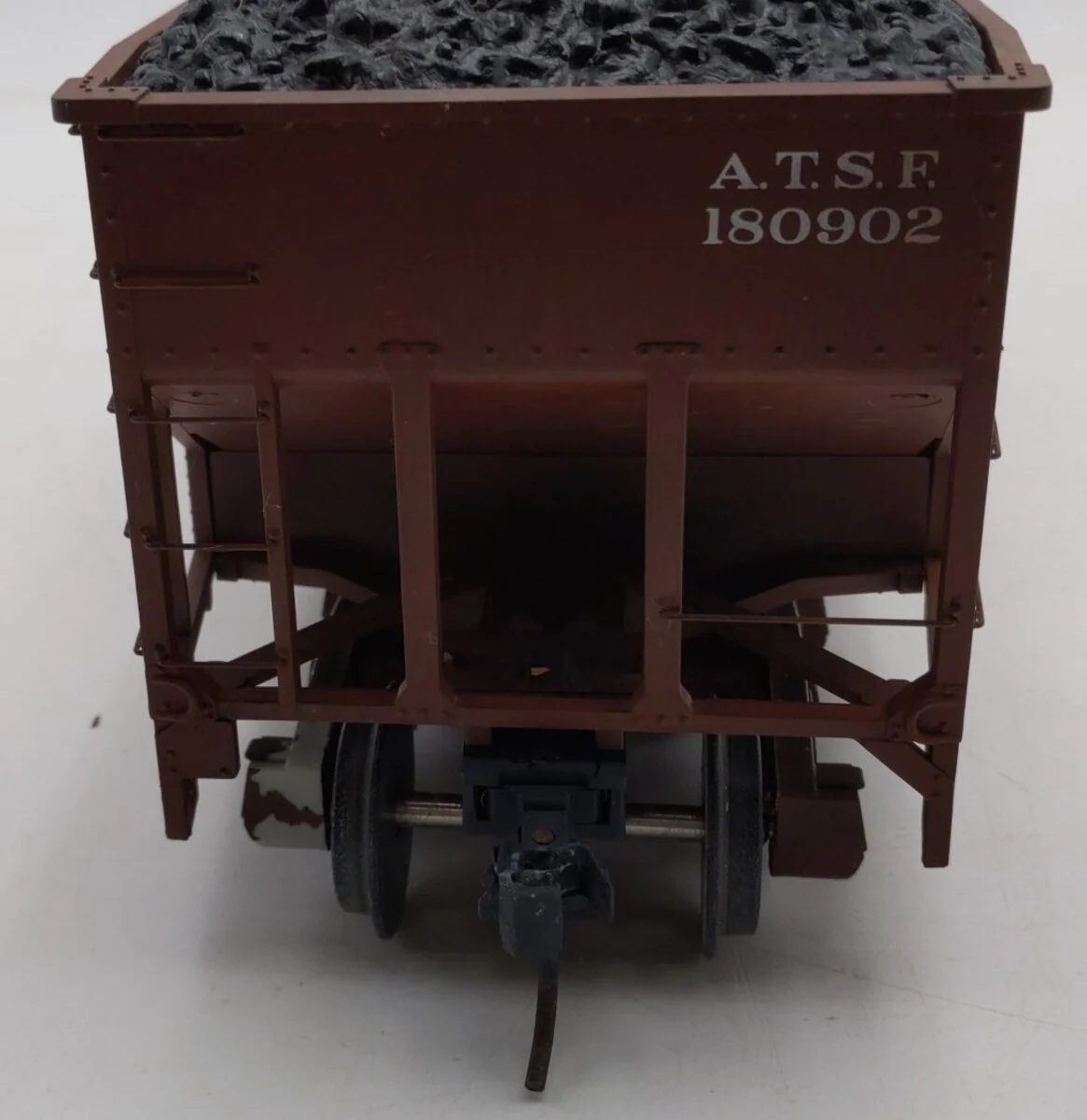 Aristo-Craft 41802 G Scale Santa Fe 2 Bay Coal Hopper - Image 10