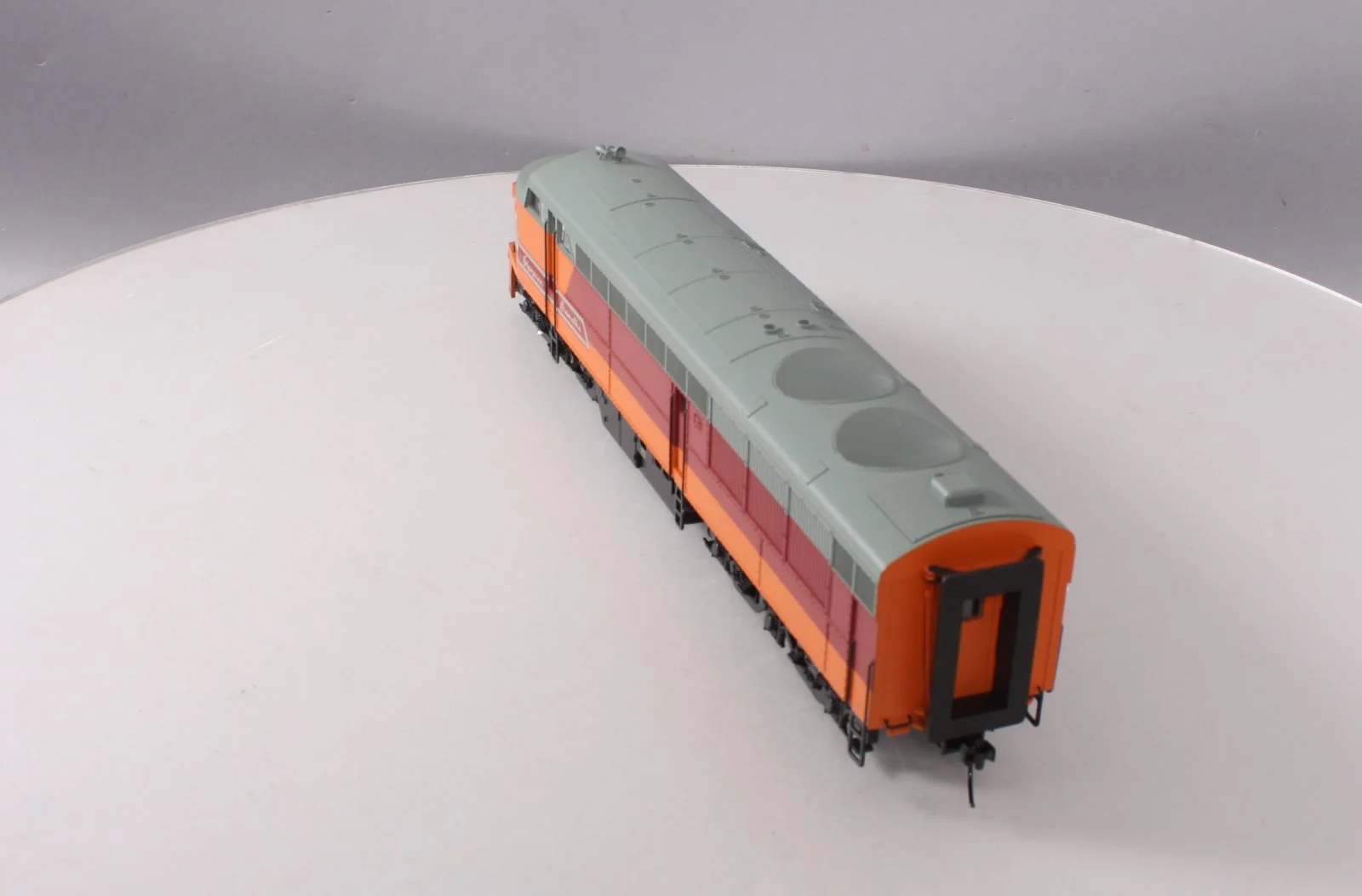 Atlas 2234D O Scale Milwaukee Road Unpowered A Unit Diesel Loco (2-Rail) LN/Box - Image 3