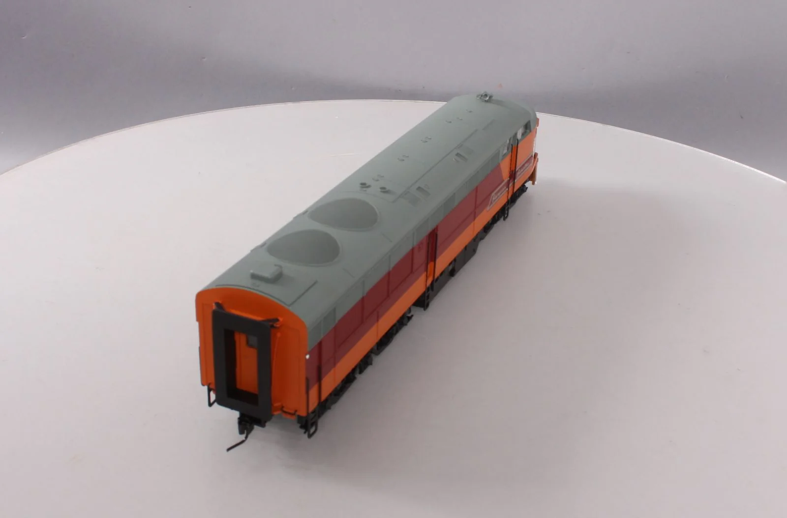 Atlas 2234D O Scale Milwaukee Road Unpowered A Unit Diesel Loco (2-Rail) LN/Box - Image 4