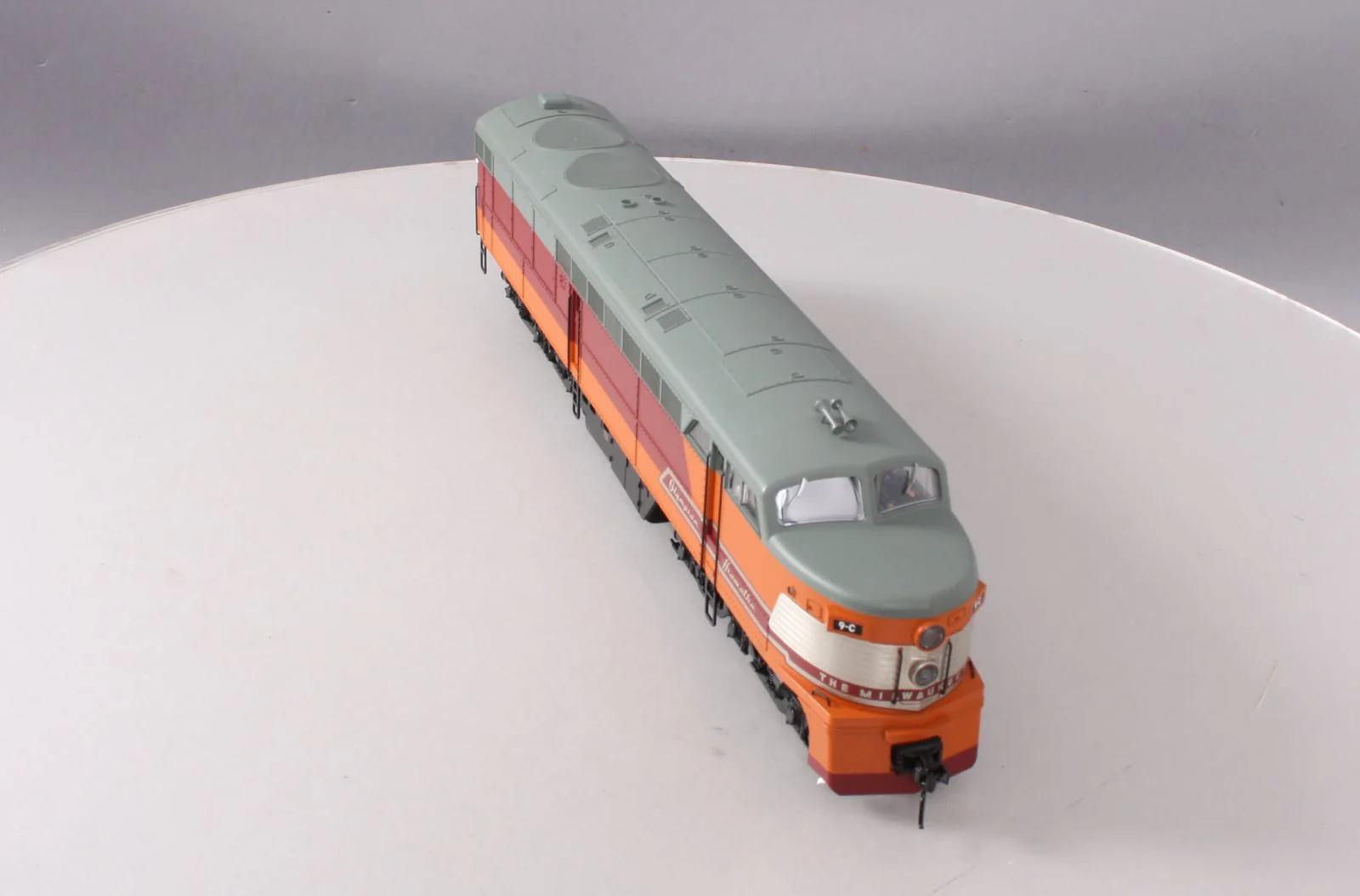 Atlas 2234D O Scale Milwaukee Road Unpowered A Unit Diesel Loco (2-Rail) LN/Box - Image 7