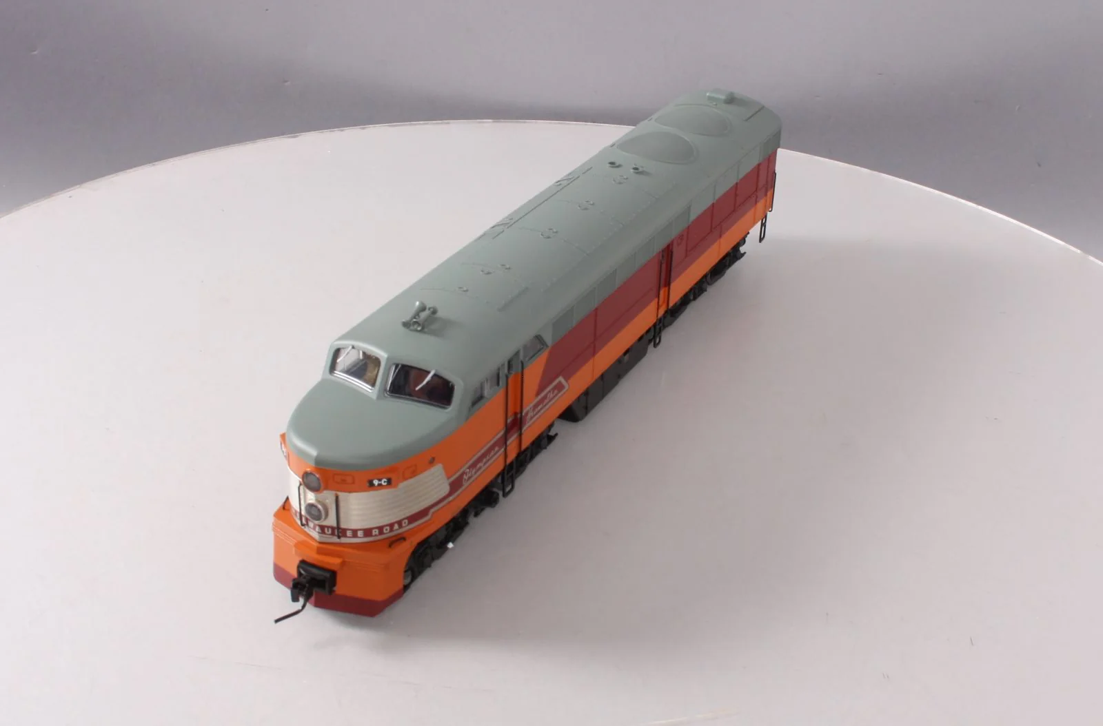 Atlas 2234D O Scale Milwaukee Road Unpowered A Unit Diesel Loco (2-Rail) LN/Box - Image 8