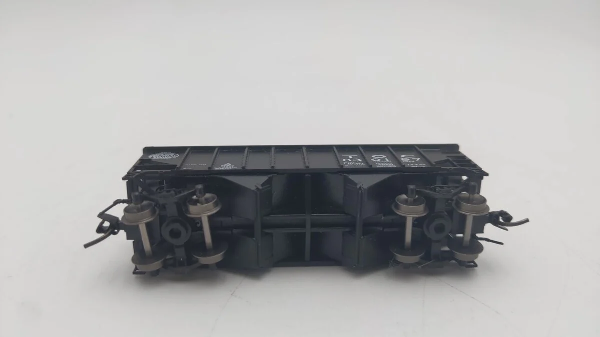 Bluford Shops 65295 N Toledo & Ohio Central 8-Panel 2-Bay Hopper #830197 LN/Box - Image 3