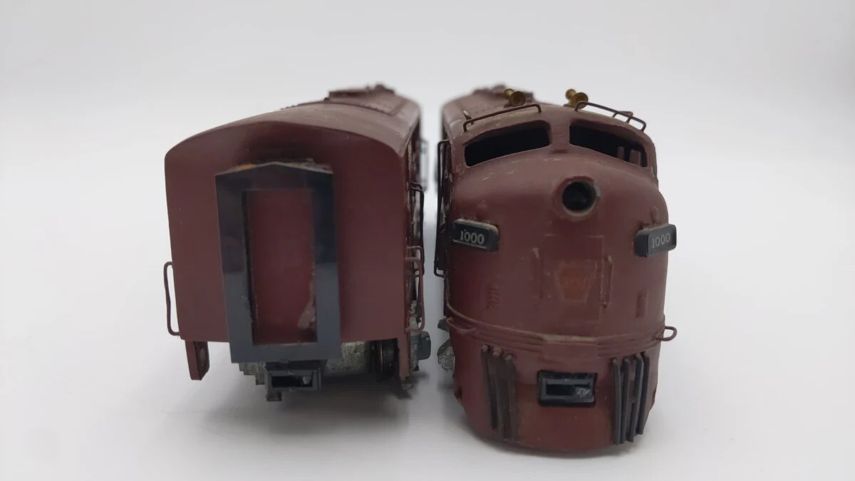 HO Scale Pennsylvania Diecast/Brass A/B Diesel Locomotive Set #2501,4173 - Image 5