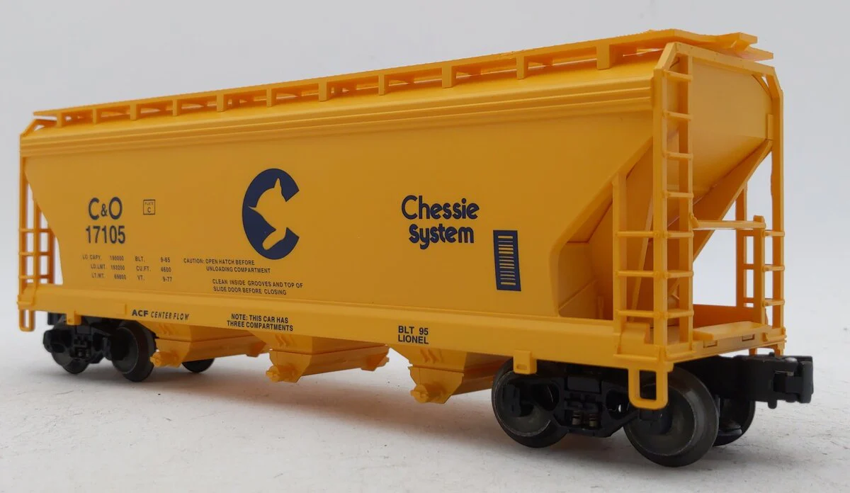 Lionel 6-17105 O Gauge Chesapeake & Ohio ACF 3-Bay Covered Hopper LN/Box - Image 3
