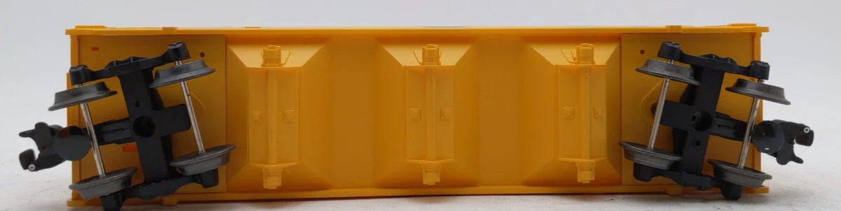 Lionel 6-17105 O Gauge Chesapeake & Ohio ACF 3-Bay Covered Hopper LN/Box - Image 5