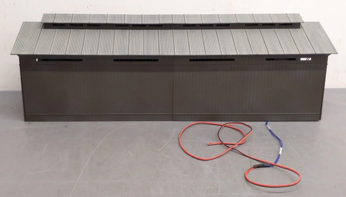 Lionel 6-24117 O Lighted Covered Bridge Assembled EX/Box - Image 3