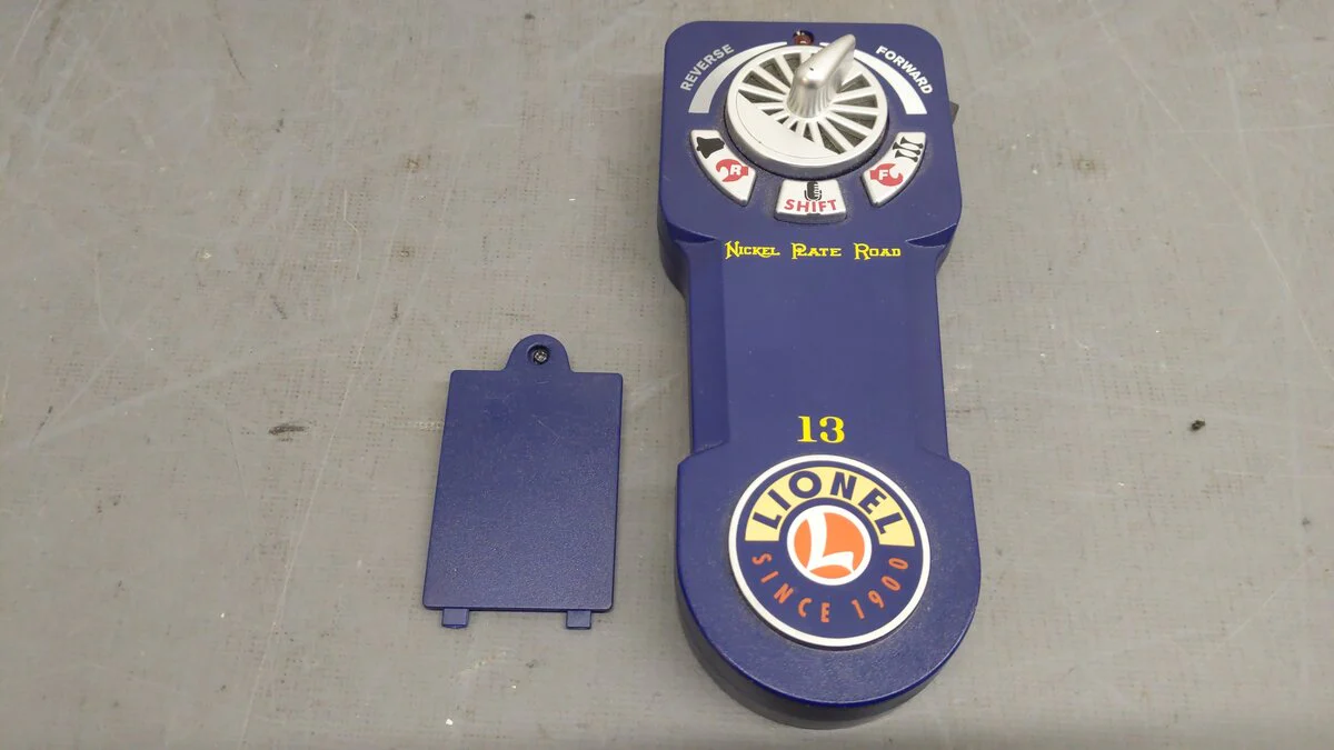 Lionel 6-85061 Nickel Plate Road Lionechief Plus NW2 Diesel Locomotive #13 EX/Box - Image 7