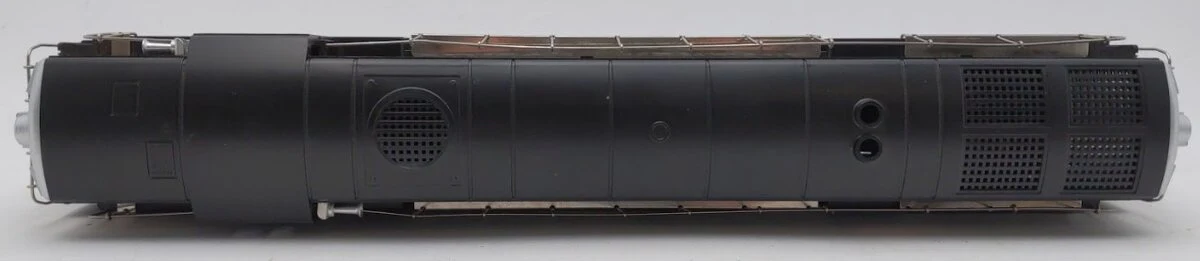 Lionel 6-8951 O Gauge Southern Pacific FM Trainmaster Diesel Locomotive #8951 VG - Image 10