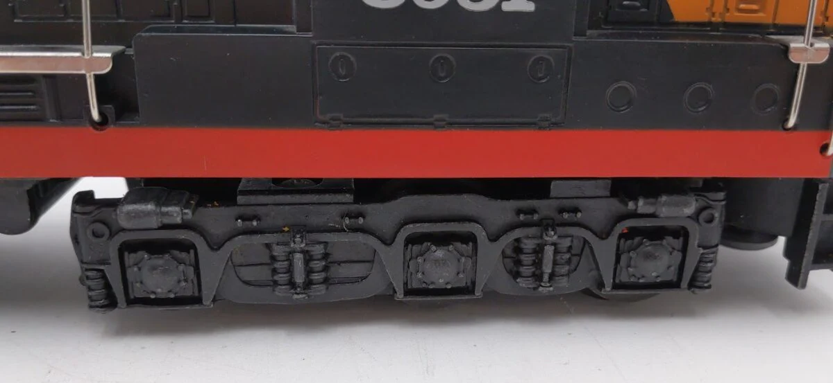 Lionel 6-8951 O Gauge Southern Pacific FM Trainmaster Diesel Locomotive #8951 VG - Image 7