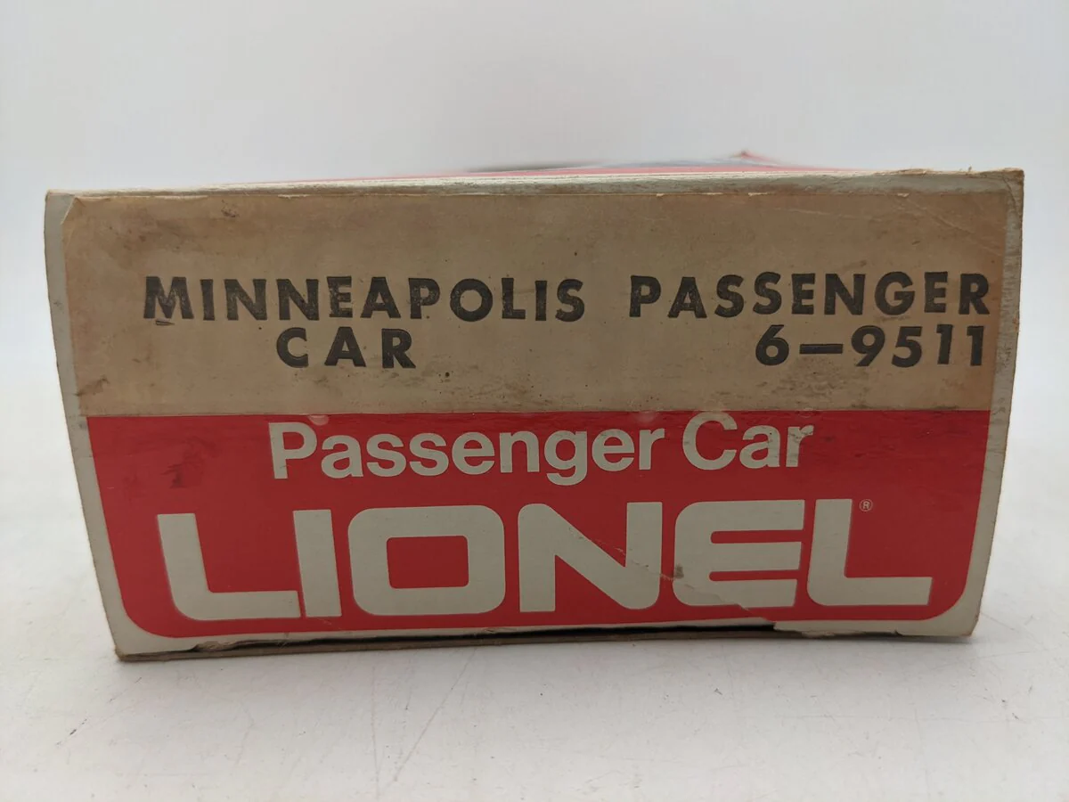 Lionel 6-9511 O Gauge Milwaukee Road "City Of Minneapolis" Passenger Car EX/Box - Image 5