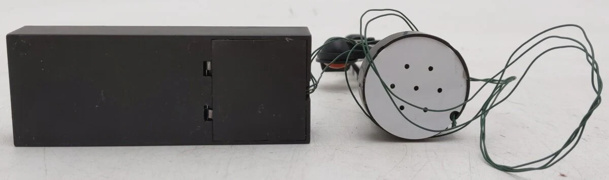 Model Power 6381 O and 0-27 Flashing Railroad Crossing Signal EX/Box - Image 6