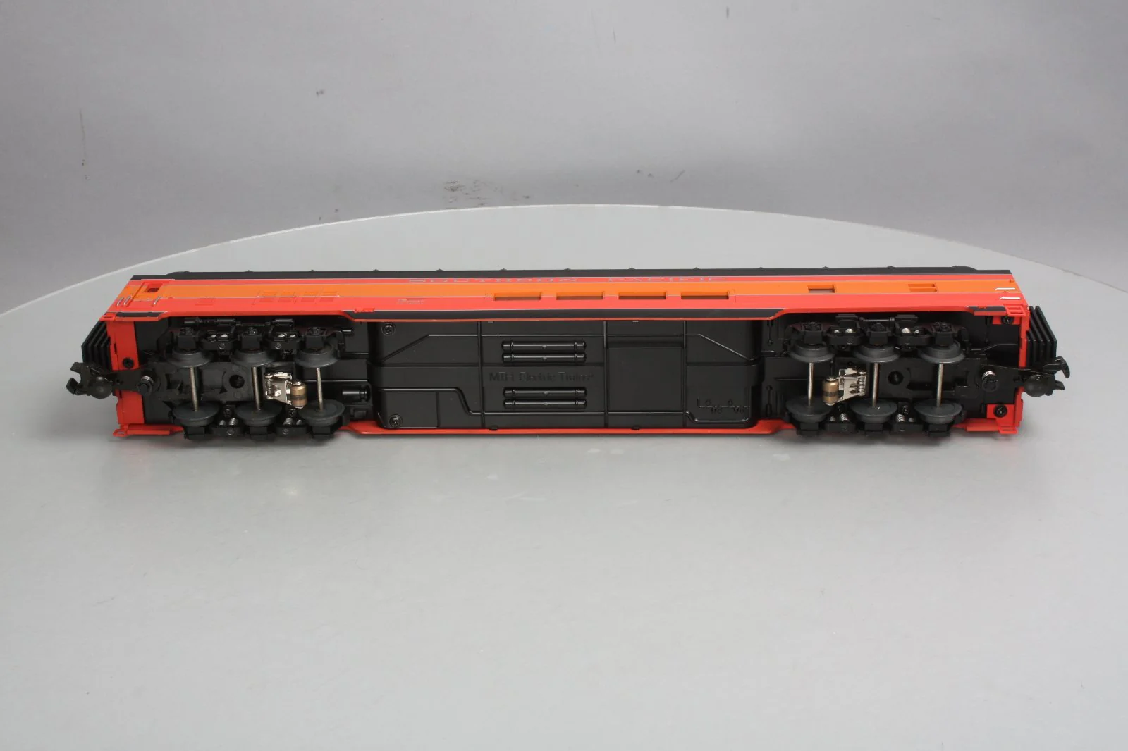 MTH 20-6786 70' Southern Pacific Full Length Vista Dome Passenger Car LN - Image 7