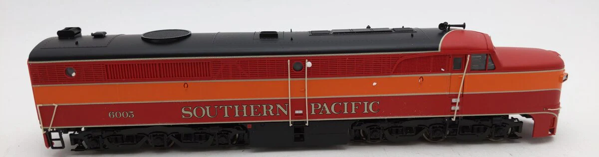 Proto 2000 HO Scale Southern Pacific Diesel Locomotive w/Mars Light #6005/Box - Image 3
