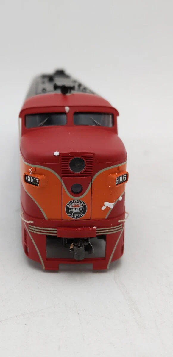 Proto 2000 HO Scale Southern Pacific Diesel Locomotive w/Mars Light #6005/Box - Image 4