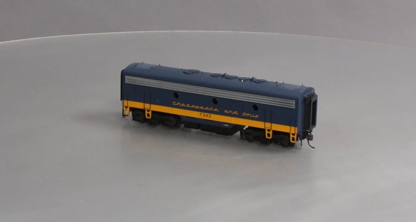 Stewart 9221 HO Chesapeake & Ohio F7B Phase II /F9B Pwd Diesel Locomotive LN/Box - Image 7