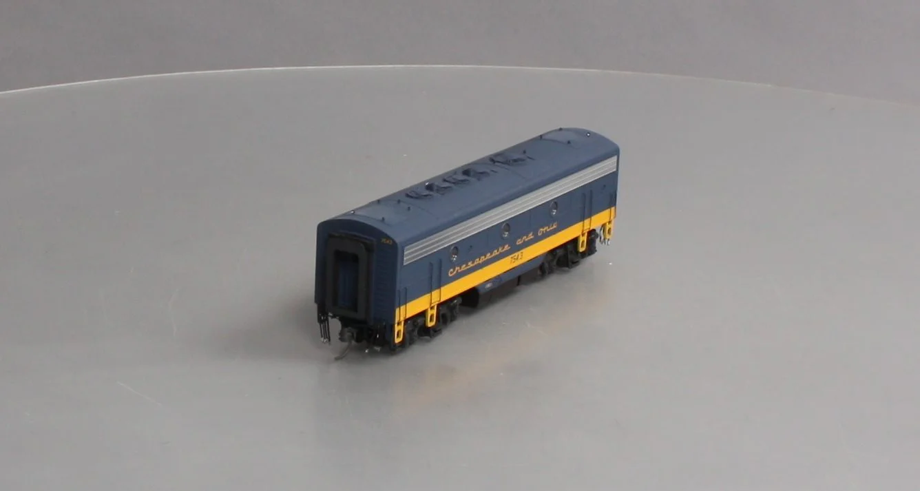 Stewart 9221 HO Chesapeake & Ohio F7B Phase II /F9B Pwd Diesel Locomotive LN/Box - Image 9